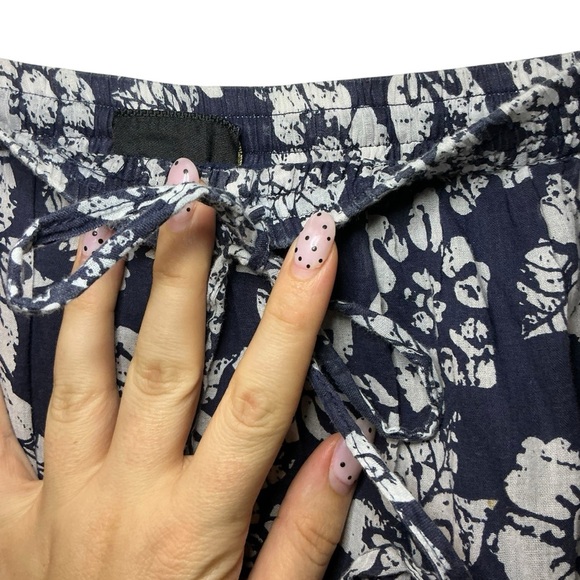 Vintage Blue and Cream Floral Midi Skirt - Picture 3 of 4